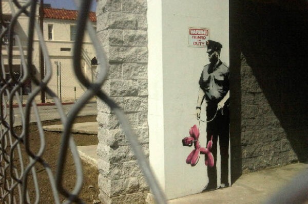 banksy-los-angeles-guard-on-duty