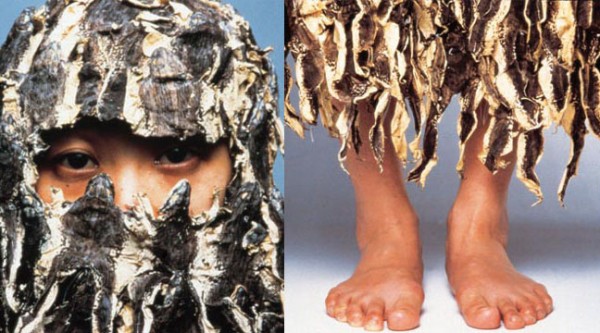 Hi Inlander; 1998/99; frog legs; Image from artist