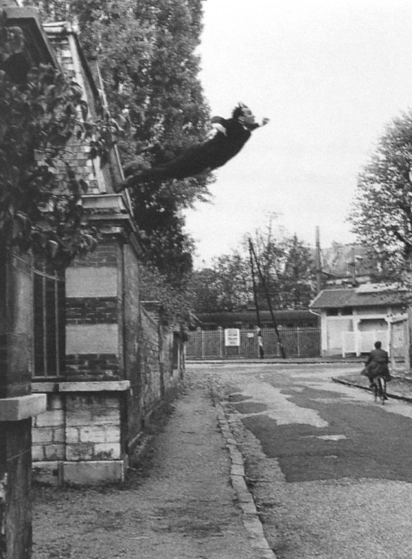 leap-into-the-void-yves-klein