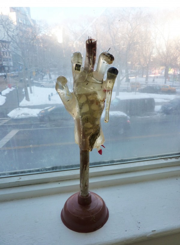 Michaela Eichwald, Peinliche Verhörung mit Tortor (Hand), 2010.