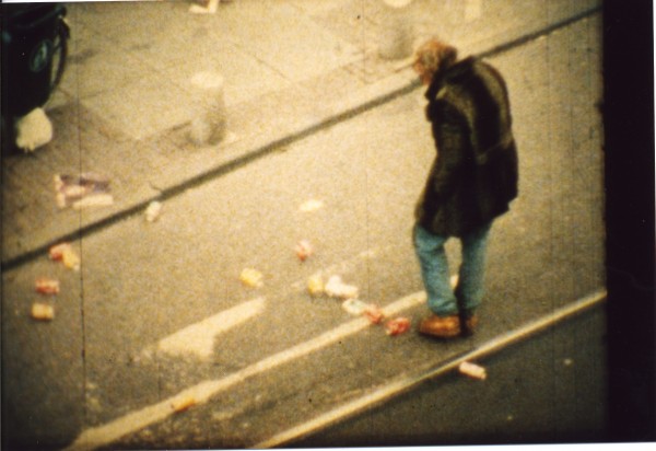 Blikjesman (The Tincanman), Jaap Pieters, 1991. Super 8, 3 min 20 seconds.