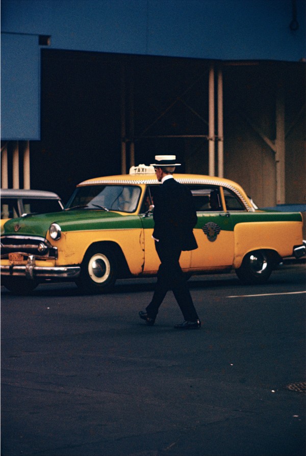 Saul Leiter, Straw Hat, ca. 1955. © Saul Leiter, Courtesy Howard Greenberg Gallery, New York.