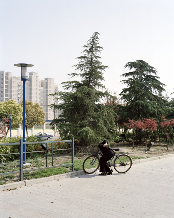 WassinkLundgren, Empty Bottles, 2007, C-Print 100 x 80 cm, courtesy Flowers, London