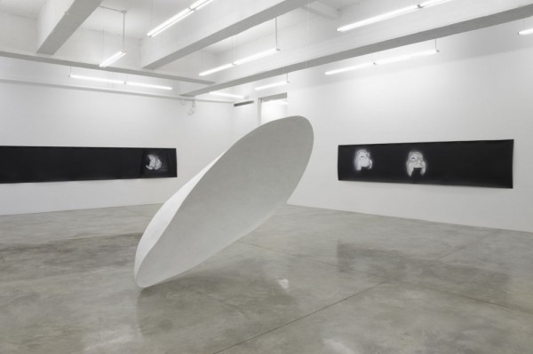 Diego Perrone. Scultura che non sia conchiglia non canta, 2013. Exhibition view.